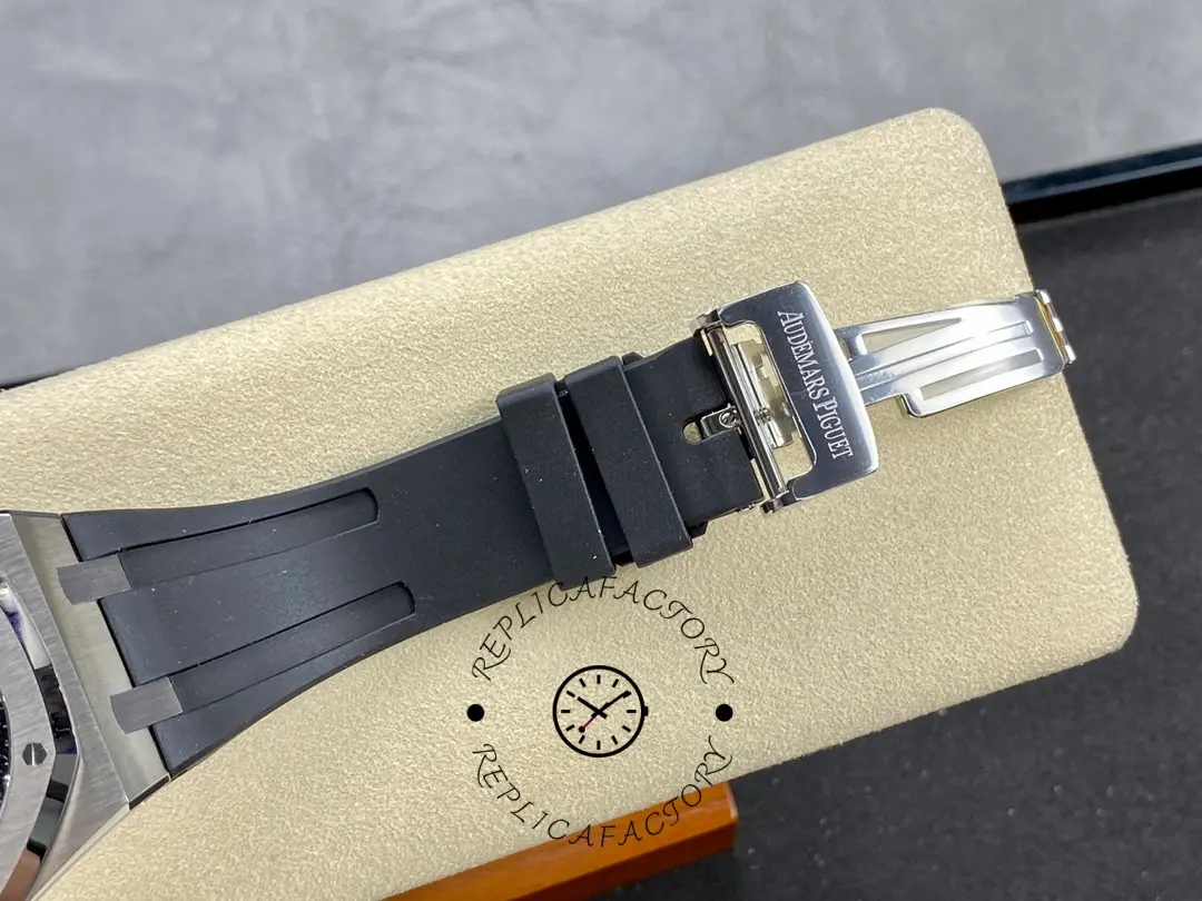 AP Royal Oak Automatic 41 15400ST.OO.1220ST.01 1:1 Clone Black Rubber Strap