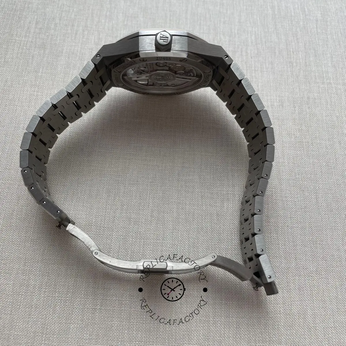 AP Royal Oak Flying Tourbillon 26532IC.EE.1220TI.01 1:1 Clone Titanium Emerald Bezel