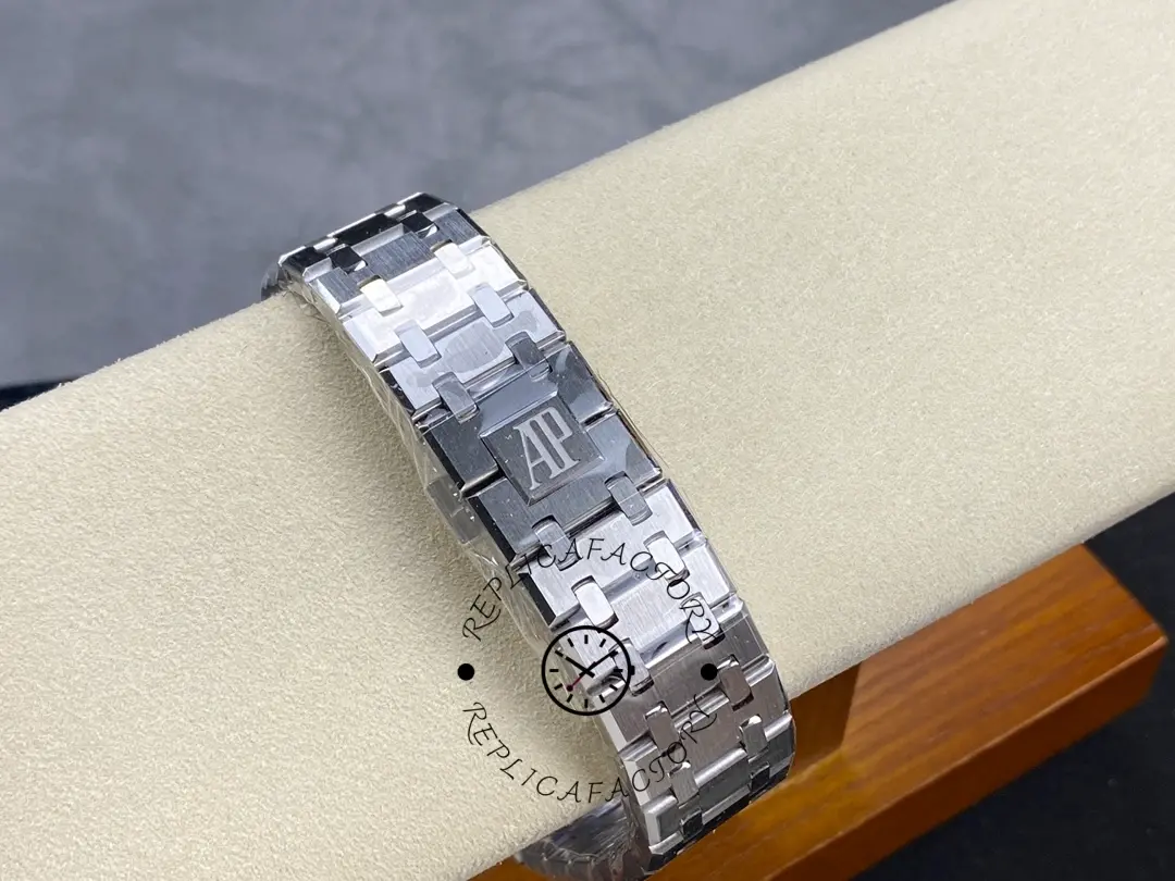 AP Royal Oak 41mm Black Dial 15400ST.OO.1220ST.01 Replica AP3126 Automatic