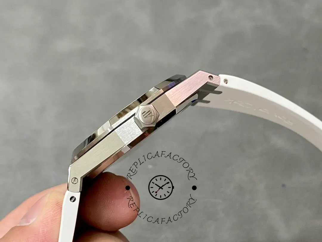 AP Replica Royal Oak Selfwinding 15400ST.OO.1220ST.02 41 Silver Dial