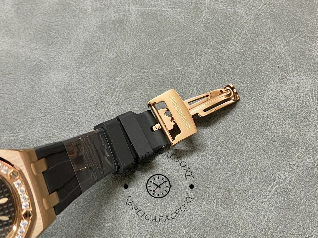 AP Royal Oak Ladies Diamond Replica 67621OR.ZZ.D080CA.01 Black Rubber