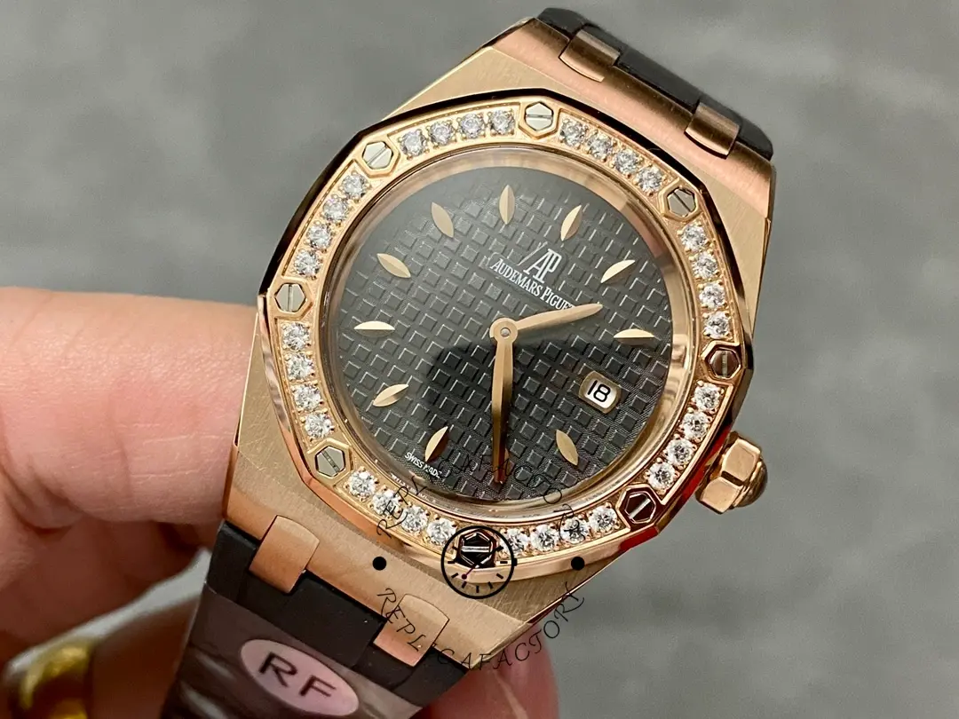 AP Royal Oak Ladies Diamond Replica 67621OR.ZZ.D080CA.01 Black Rubber