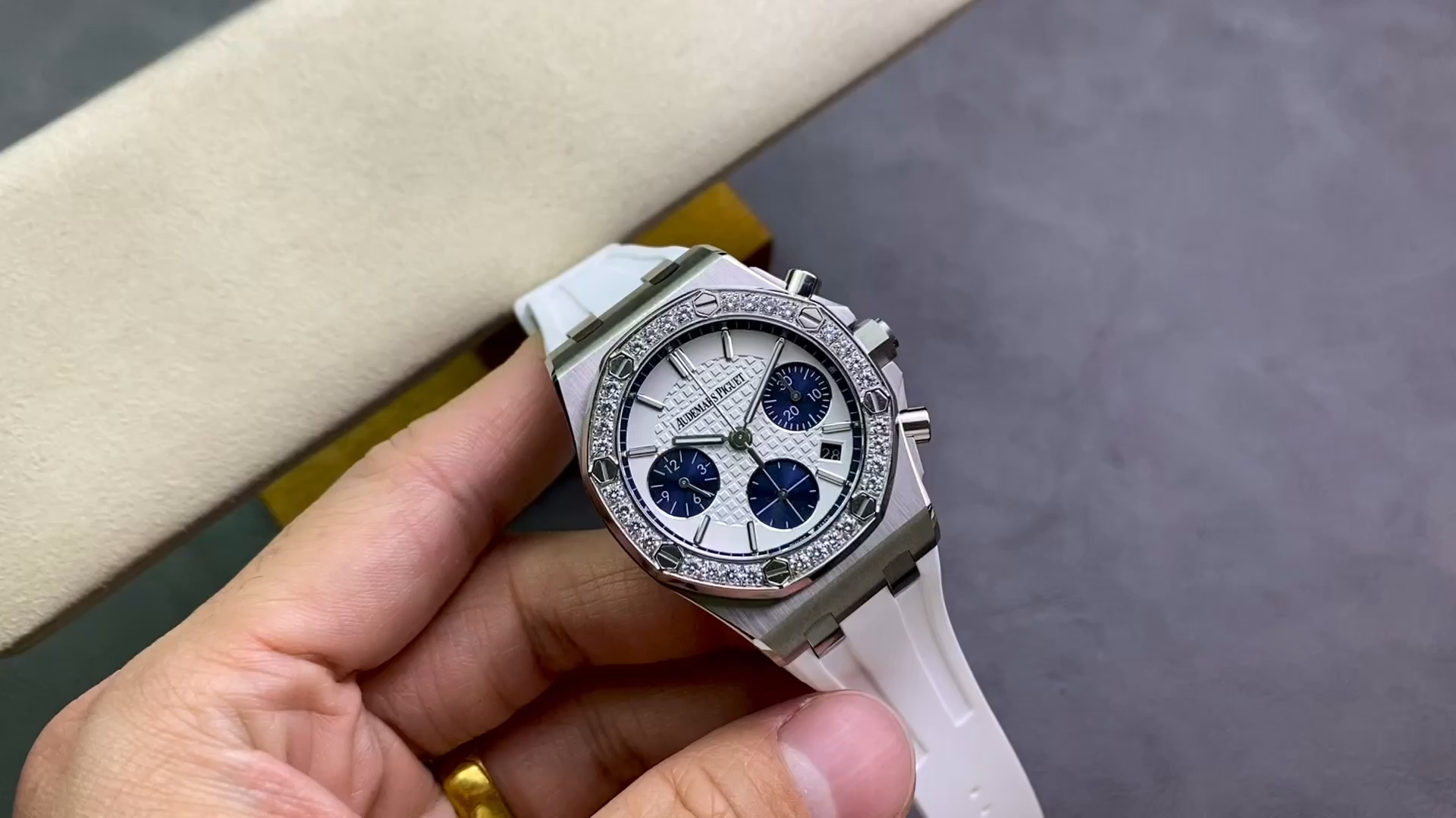 AP 26231ST.ZZ.D010CA.01 Replica Royal Oak Offshore Chronograph 37 Rubber Strap