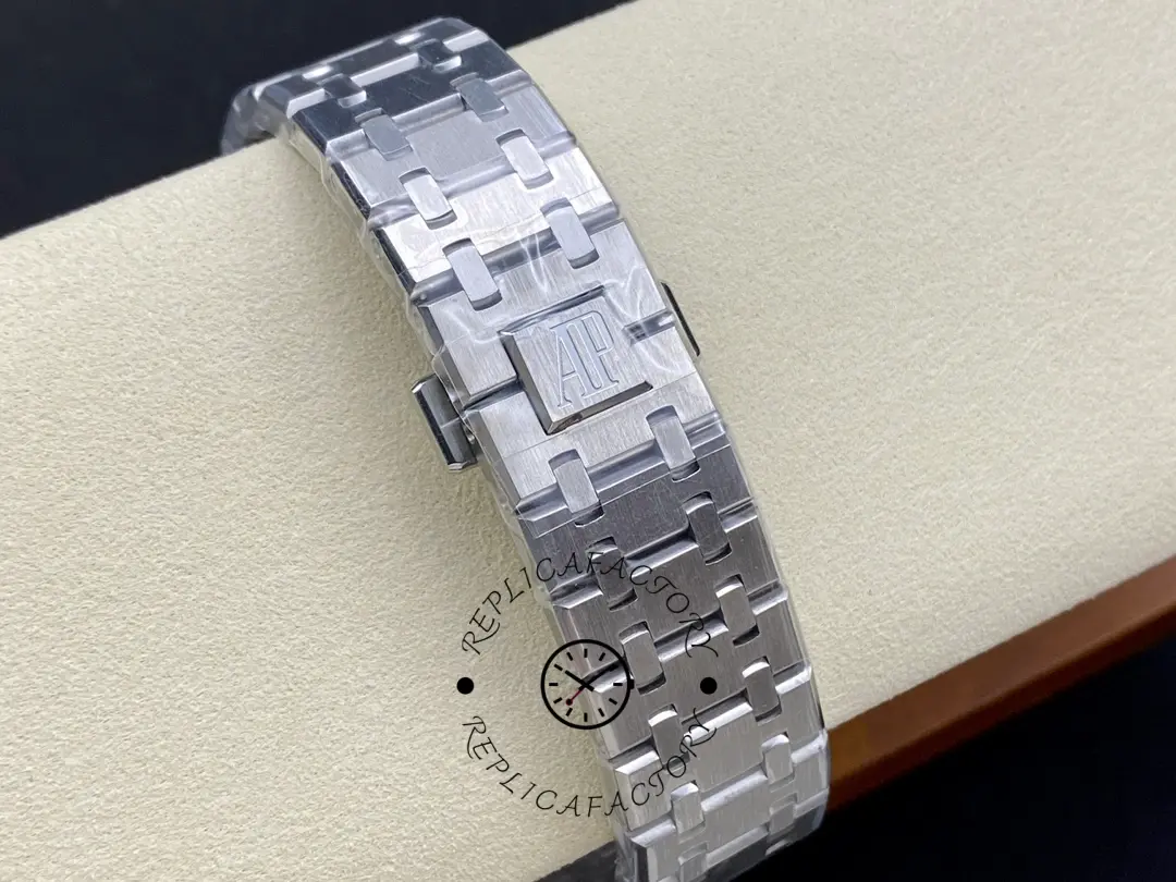 AP Replica Royal Oak Flying Tourbillon Titanium 26534TI.OO.1220TI.01 Green Dial