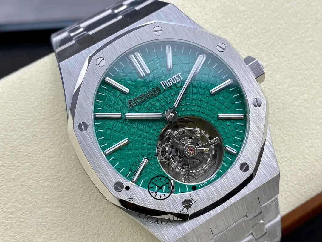 AP Replica Royal Oak Flying Tourbillon Titanium 26534TI.OO.1220TI.01 Green Dial