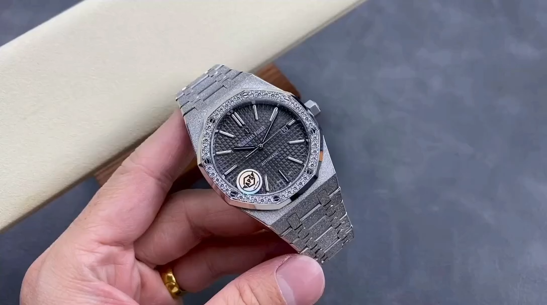 AP Royal Oak 15451ST.ZZ.1256ST.02 Frosted Diamond-Set Replica Grey Dial