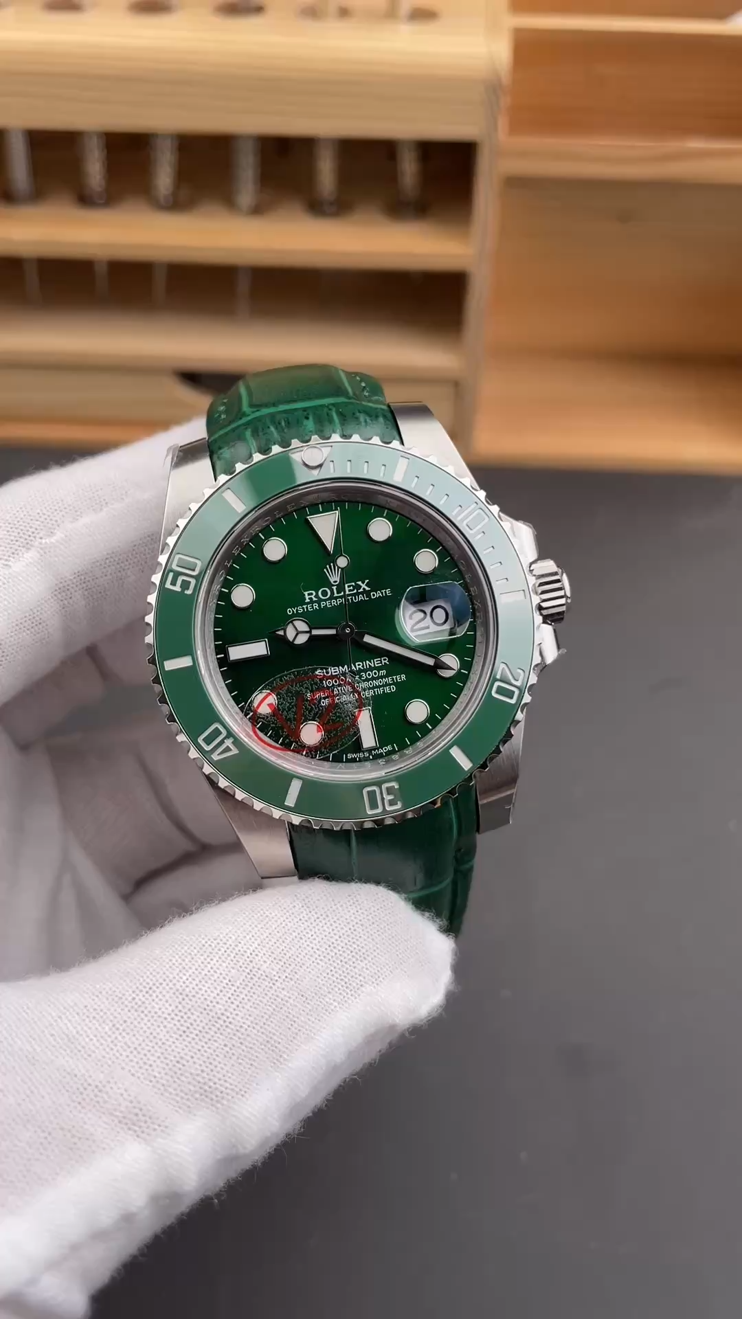 Rolex Submariner 116610LV 1:1 Clone Green Dial Leather Strap - Video