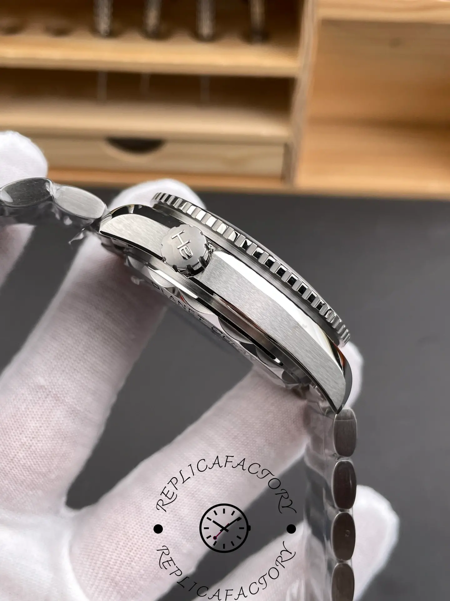 1:1 Clone Omega Seamaster Planet Ocean 215.30.44.22.01.001