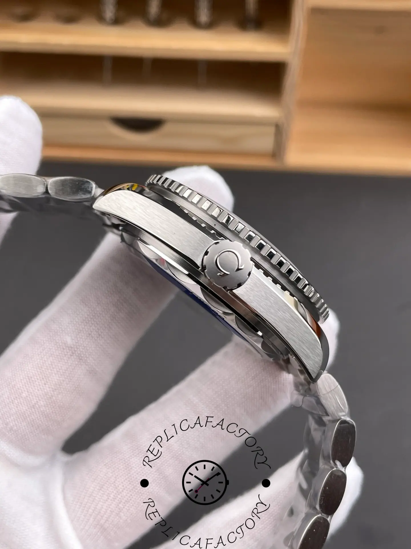 1:1 Clone Omega Seamaster Planet Ocean 215.30.44.22.01.001