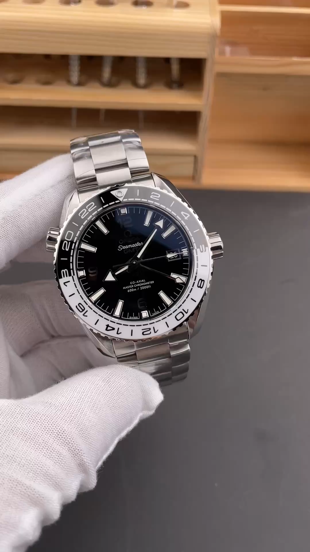 1:1 Clone Omega Seamaster Planet Ocean 215.30.44.22.01.001