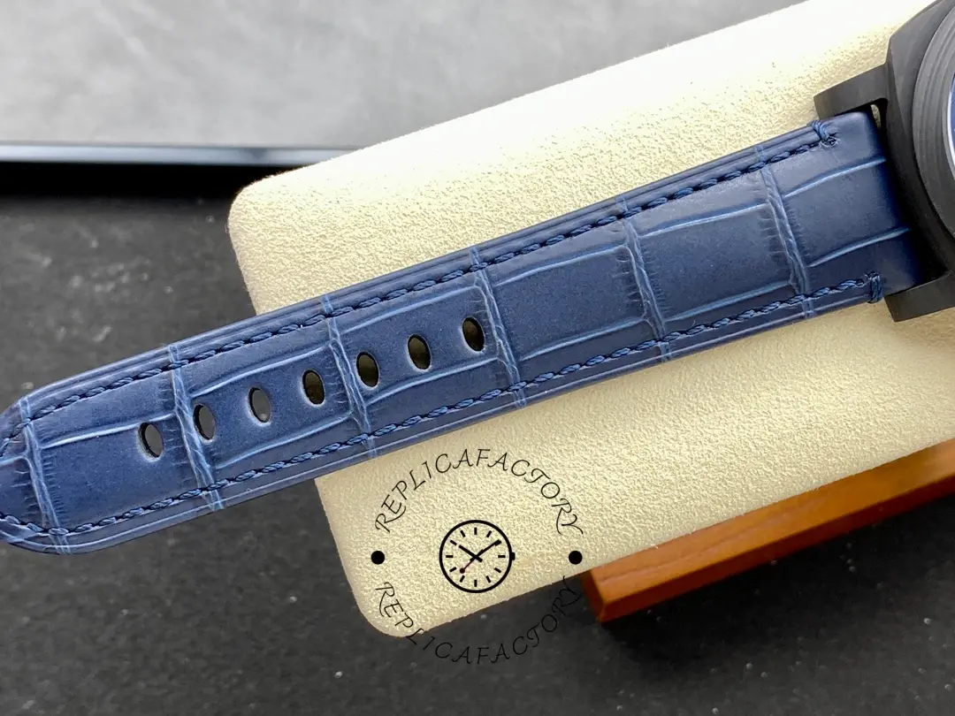 Replica Panerai PAM01664 Luminor Marina 3 Days Blue Dial 44MM Carbon Case
