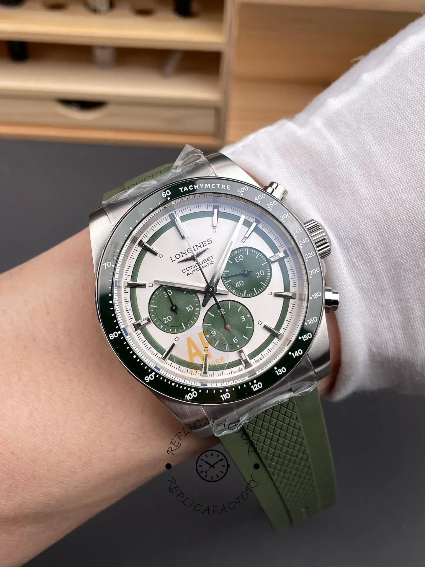 Longines Conquest L3.835.4.02.9 42 Silver - Green Dial 1:1 Clone Chronograph