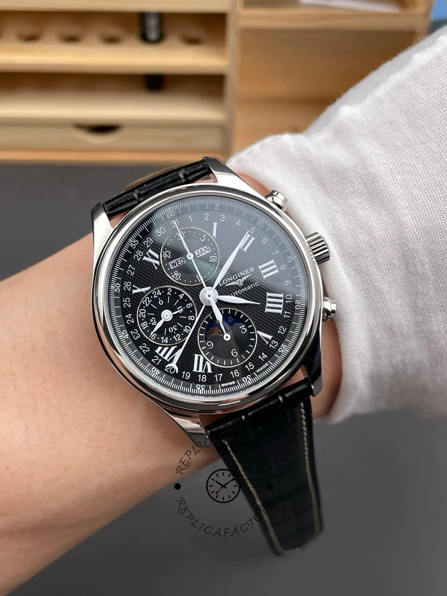 1:1 Clone Longines L2.673.4.51.7 Master Collection Chronograph 42mm Men's Watch