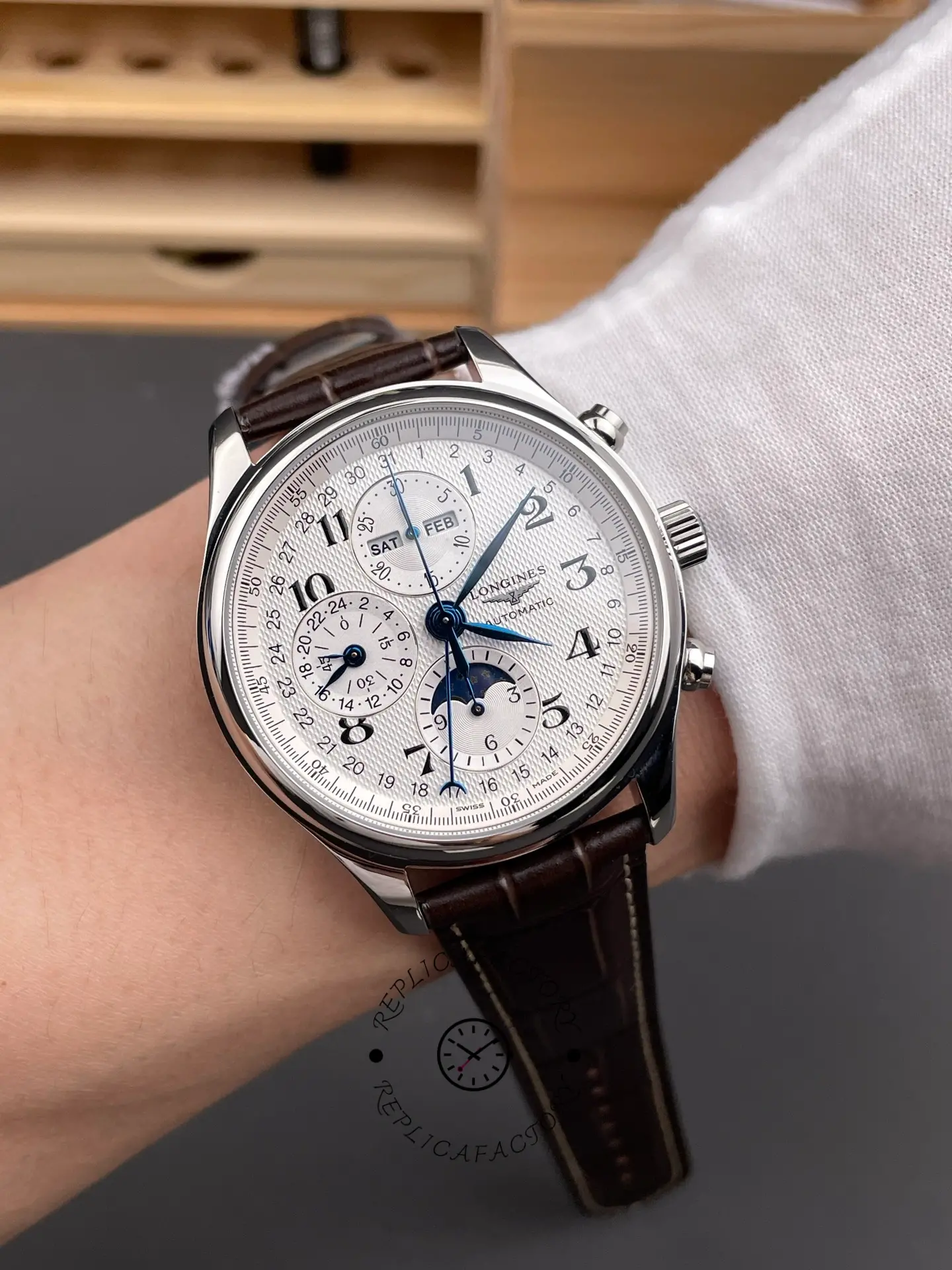 1:1 Clone Longines Master Collection L2.673.4.78.3 40mm Silver Leather Strap