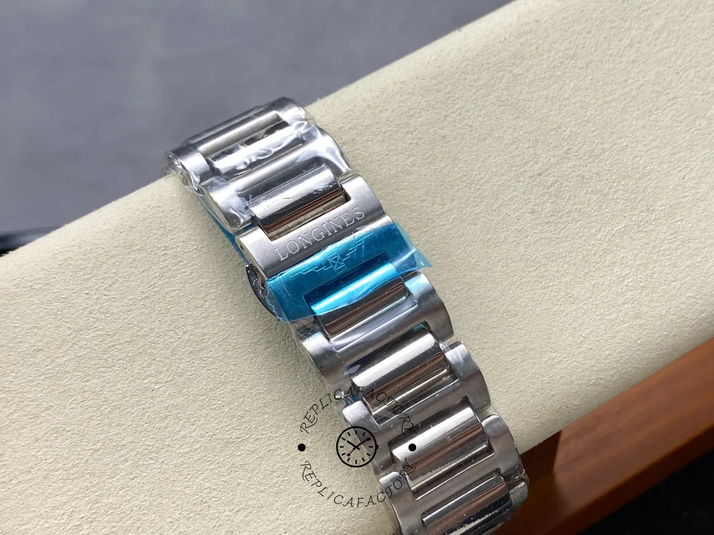 Longines Conquest L3.835.4.02.6 Chrono Steel 42mm Silver-Green Dial Replica
