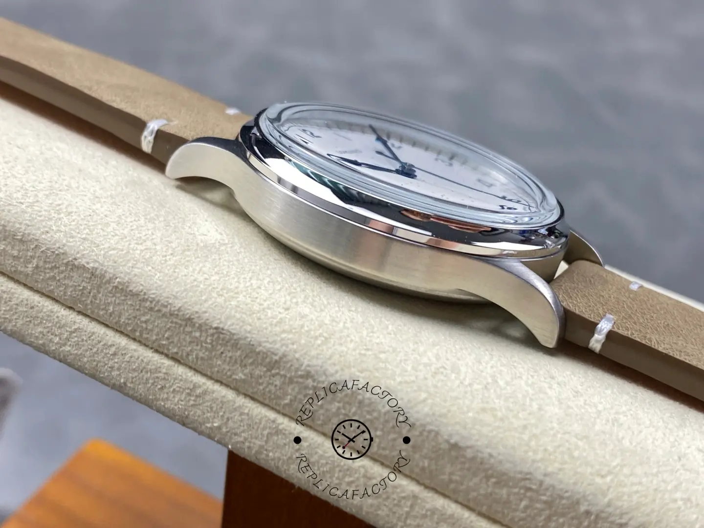 Replica Longines L2.819.4.93.2 Heritage Military White Dial Automatic Leather