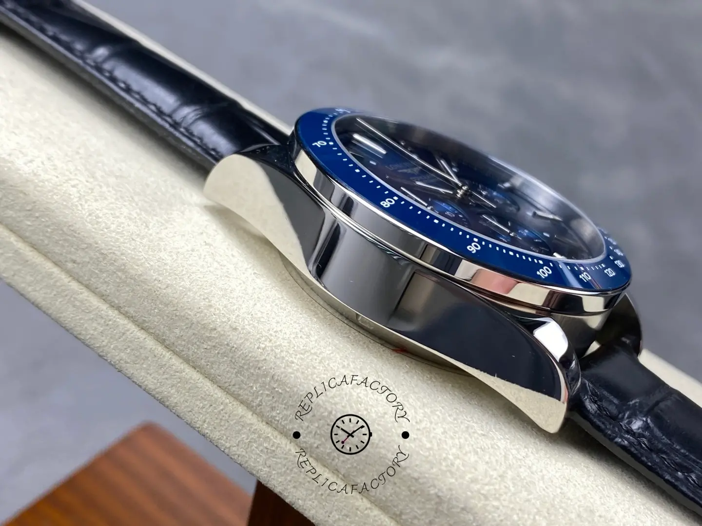 Longines L3.835.4.92.6 Conquest 42 Ceramic 1:1 Clone Tachymeter Chronograph