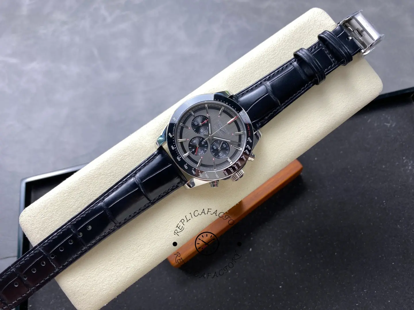 Longines L3.836.4.52.9 Conquest 42MM Gray Dial Replica Leather Strap Chronograph