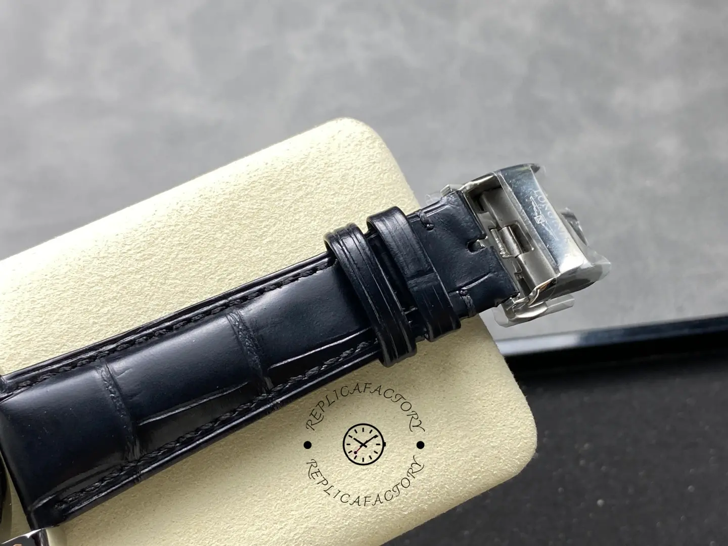 Longines L3.835.4.72.6 Conquest Chronograph 42 1:1 Clone Steel Watch