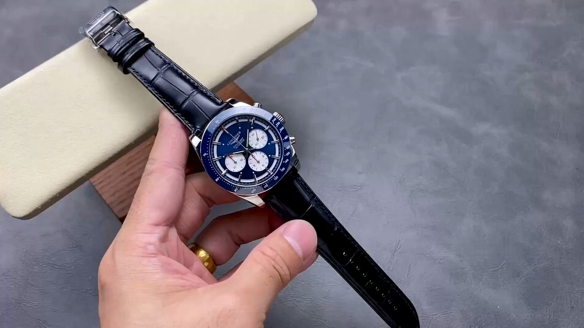 Longines L3.835.4.91.2 Conquest Replica Blue Dial Men’s Watch - Video