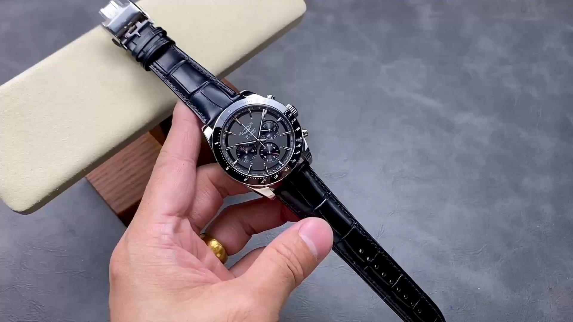 Longines L3.836.4.52.9 Conquest 42MM Gray Dial Replica Leather Strap Chronograph - Video