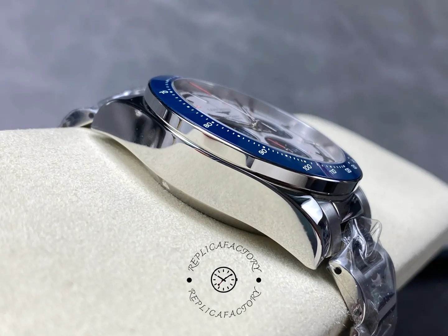 Longines L3.835.4.98.6 Conquest Chronograph Replica Silver-Blue Dial Watch