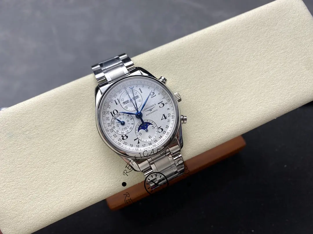 Longines Replica Master Collection L2.673.4.78.6 Complete Calendar Chronograph 40