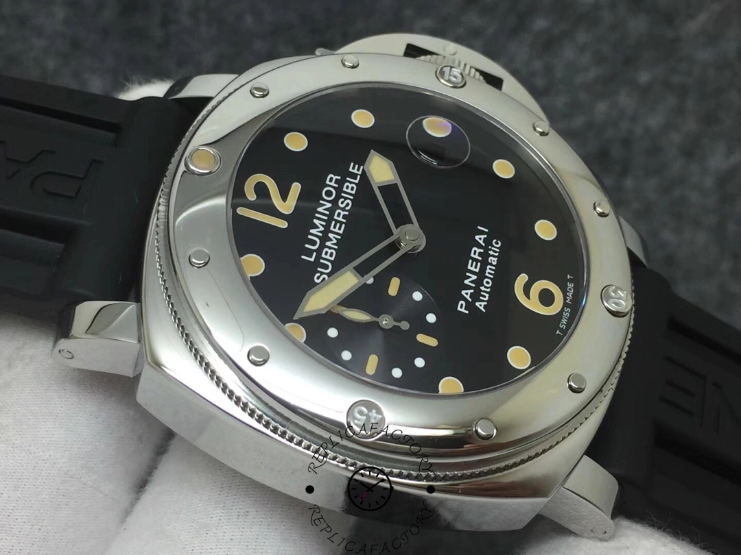 Panerai PAM 0024 1:1 Clone Luminor Submersible Watch