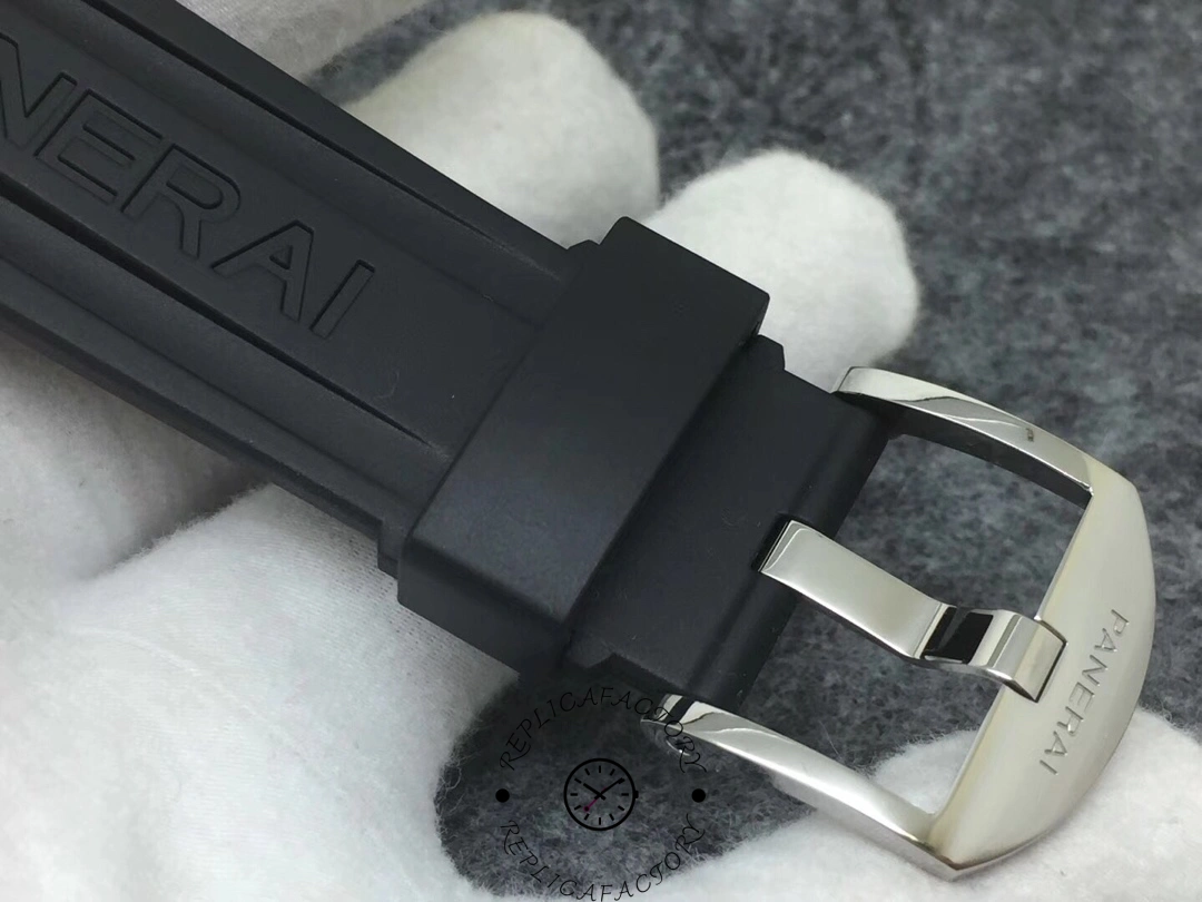 Panerai PAM 0024 1:1 Clone Luminor Submersible Watch