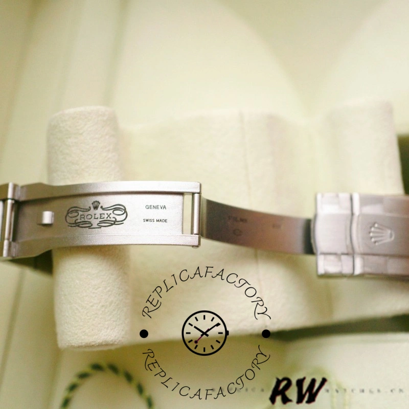 Rolex Air-King 114234, clasp close-up showing Oyster clasp and bracelet links.