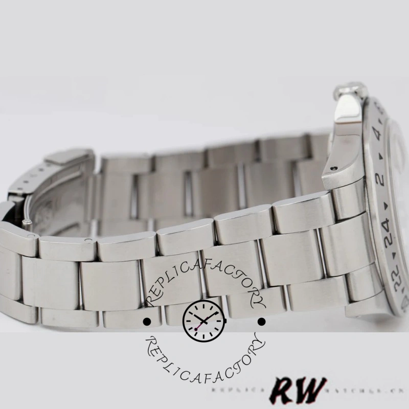 Bracelet detail of the Rolex Explorer II 16570, showing Oyster links and clasp finish.