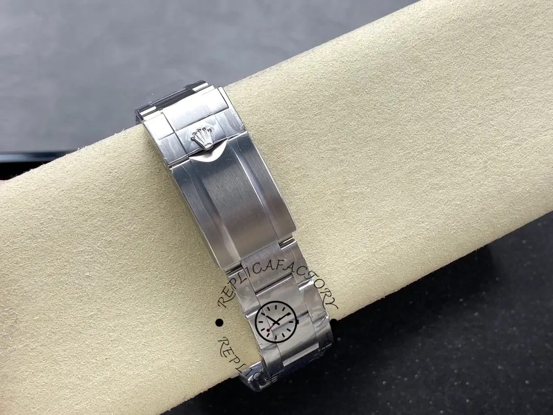 Bracelet on cushion of the Rolex Explorer II m226570 0001, showing clasp length and link finish.