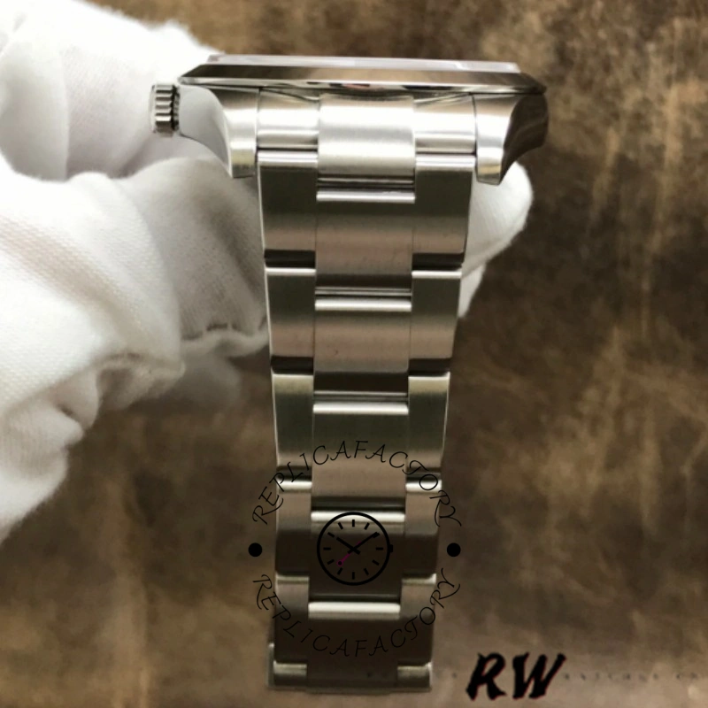Rolex Explorer 214270 bracelet clasp close-up, stainless steel Oyster clasp detail.