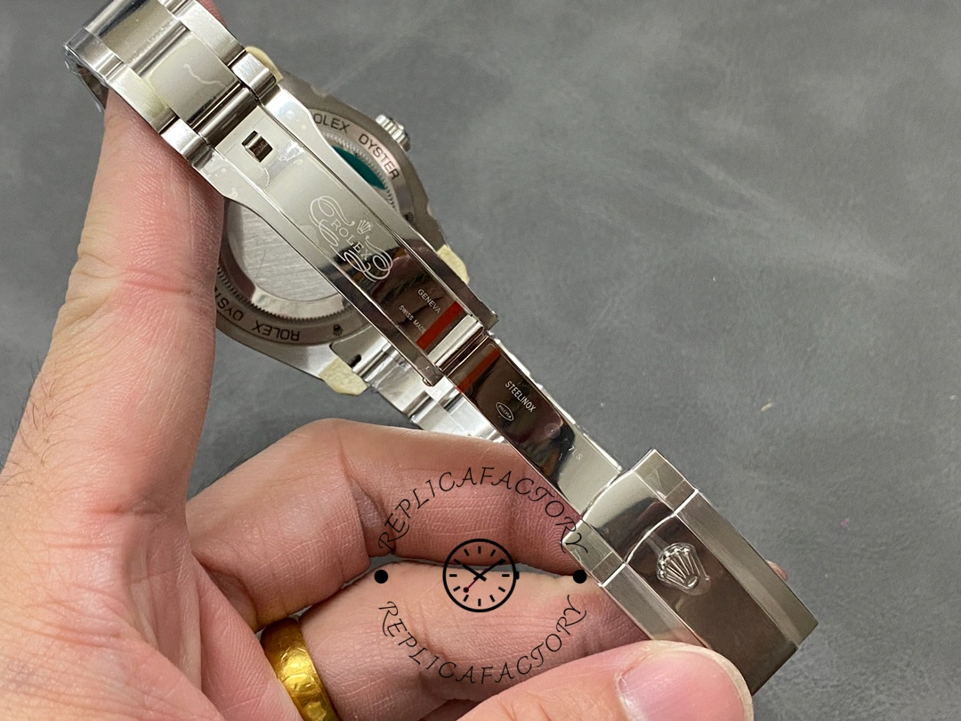 Rolex Milgauss 116400GV, bracelet opened view showing clasp interior.