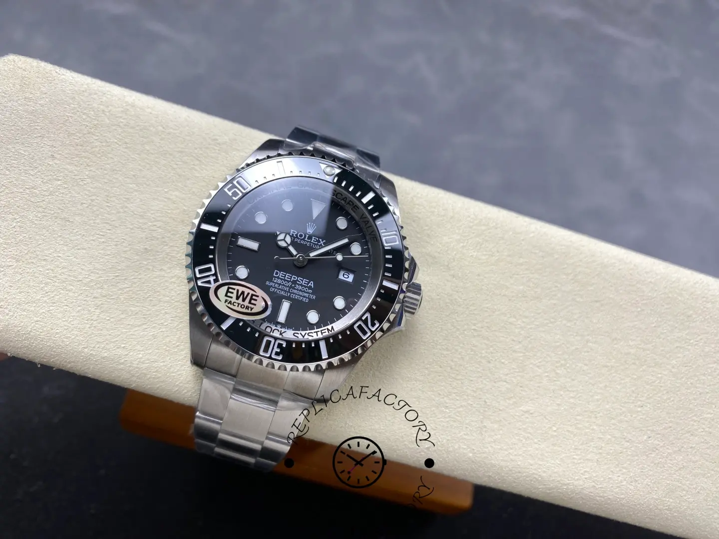 Rolex Deepsea 136660-0006 1:1 Clone 44 Black Dial