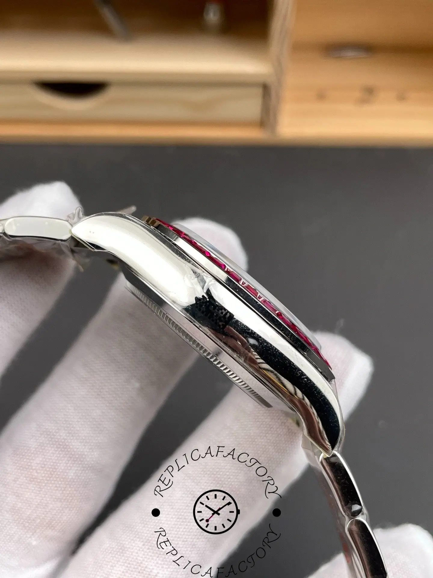 Rolex 126599TRU 1:1 Clone Daytona Ruby Bezel Watch