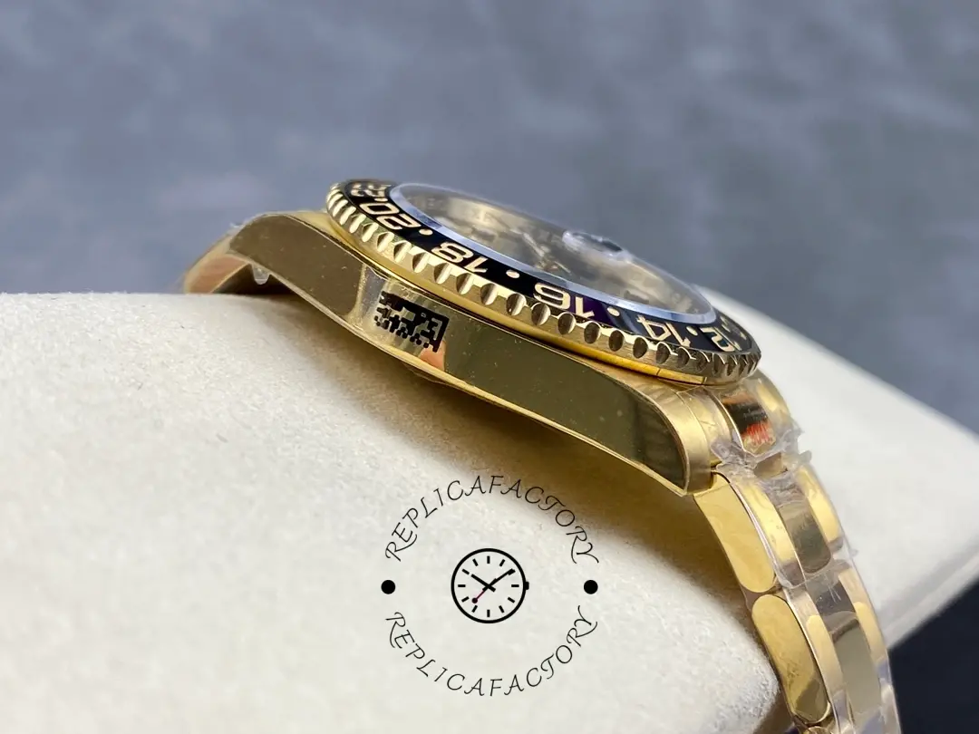 Low side profile of Rolex GMT-Master II 116718LN showing lug shape and case thickness.