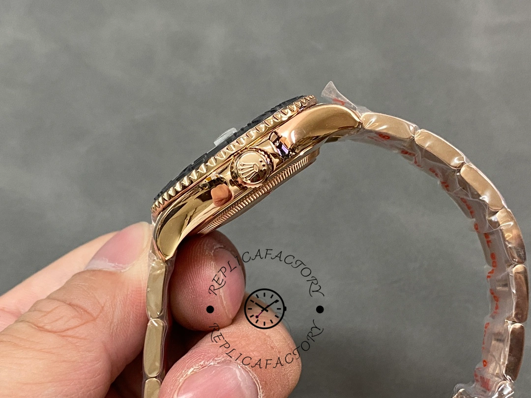Side angle of Rolex Yacht-Master m268655 showing case flank and bracelet links.