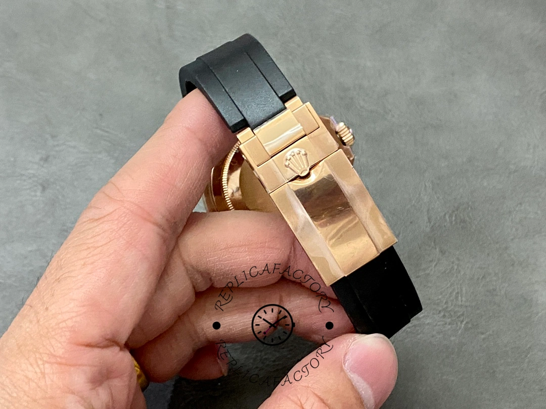 Rolex Yacht-Master 126655 clasp-side view, Everose clasp and strap, side detail shot.