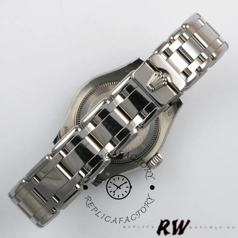 Rolex Pearlmaster 80319, bracelet close-up showing link finish and clasp section.