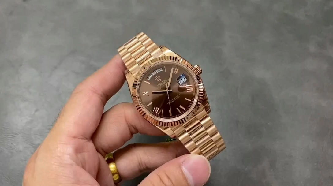 Replica Rolex Day-Date 228235 Video