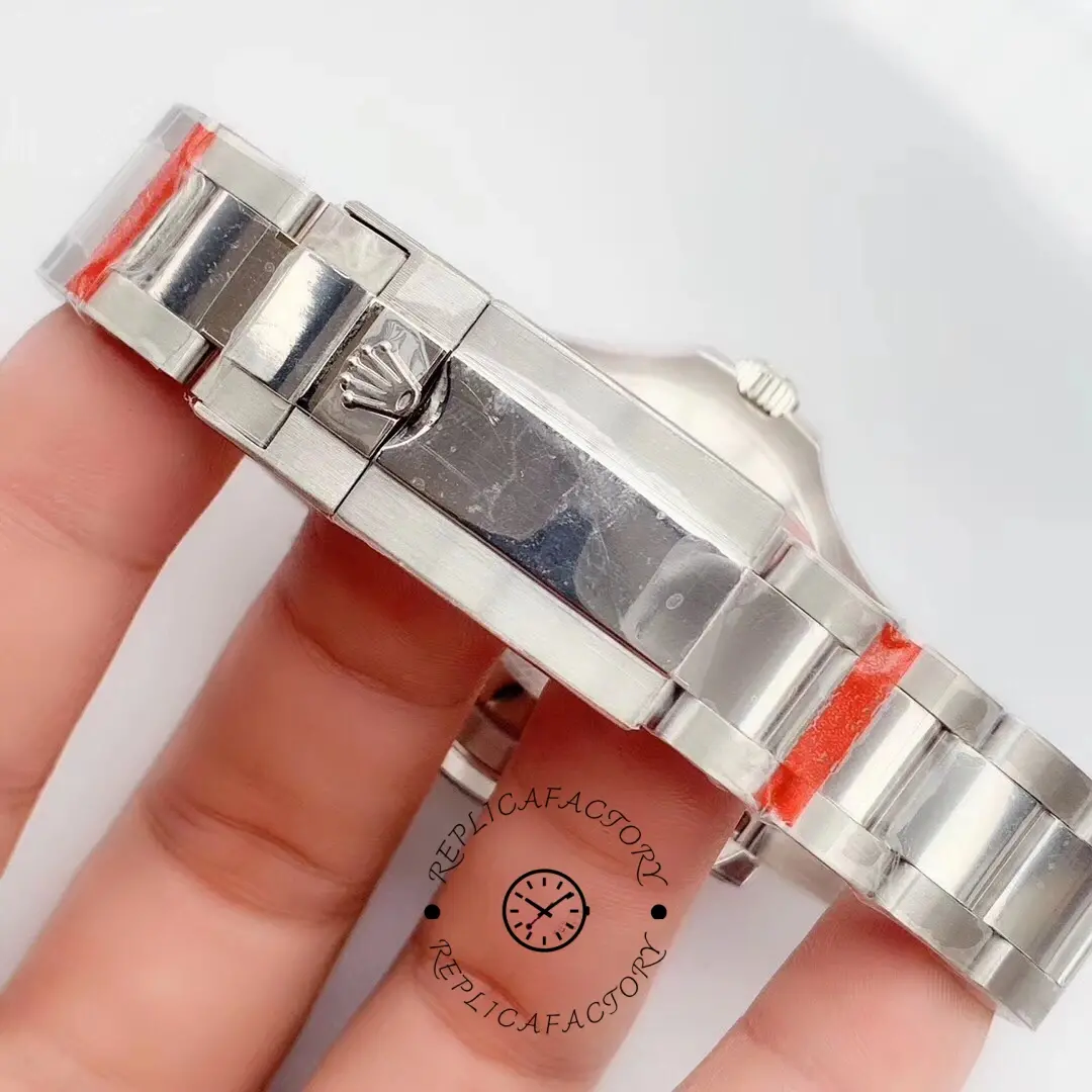 Rolex Yacht-Master 16622, side view showing case profile and bracelet connection.