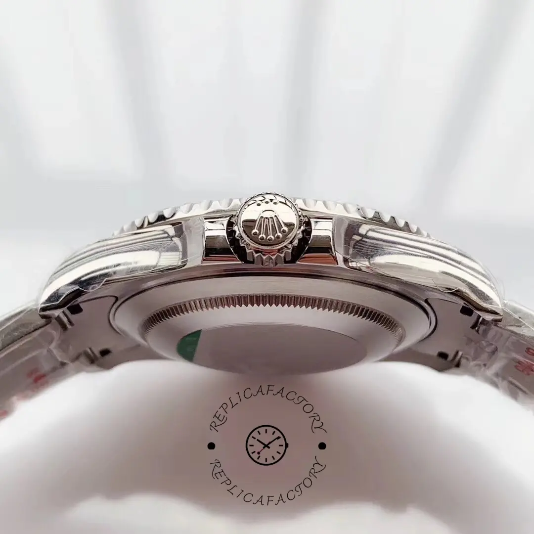 Rolex Yacht-Master 16622, side profile close-up showing crown and case thickness.