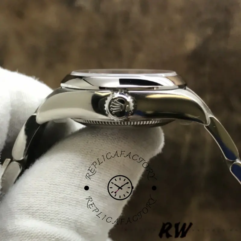 Rolex Oyster Perpetual 176200 side profile, domed bezel and case thickness close-up.