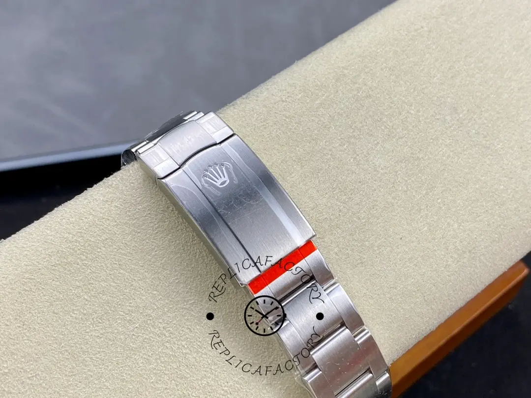 Rolex Oyster Perpetual 36 Oystersteel 126000 0002