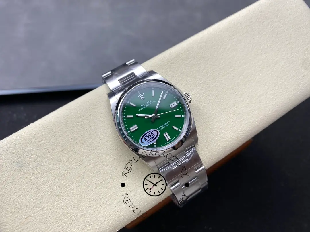Rolex Oyster Perpetual 36mm 126000 Green Dial
