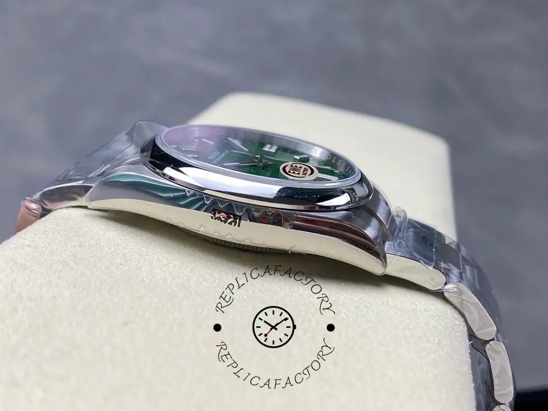 Rolex Oyster Perpetual 36mm 126000 Green Dial