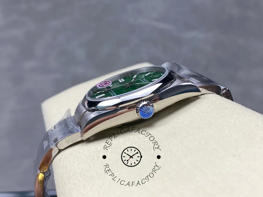Rolex Oyster Perpetual 36mm 126000 Green Dial