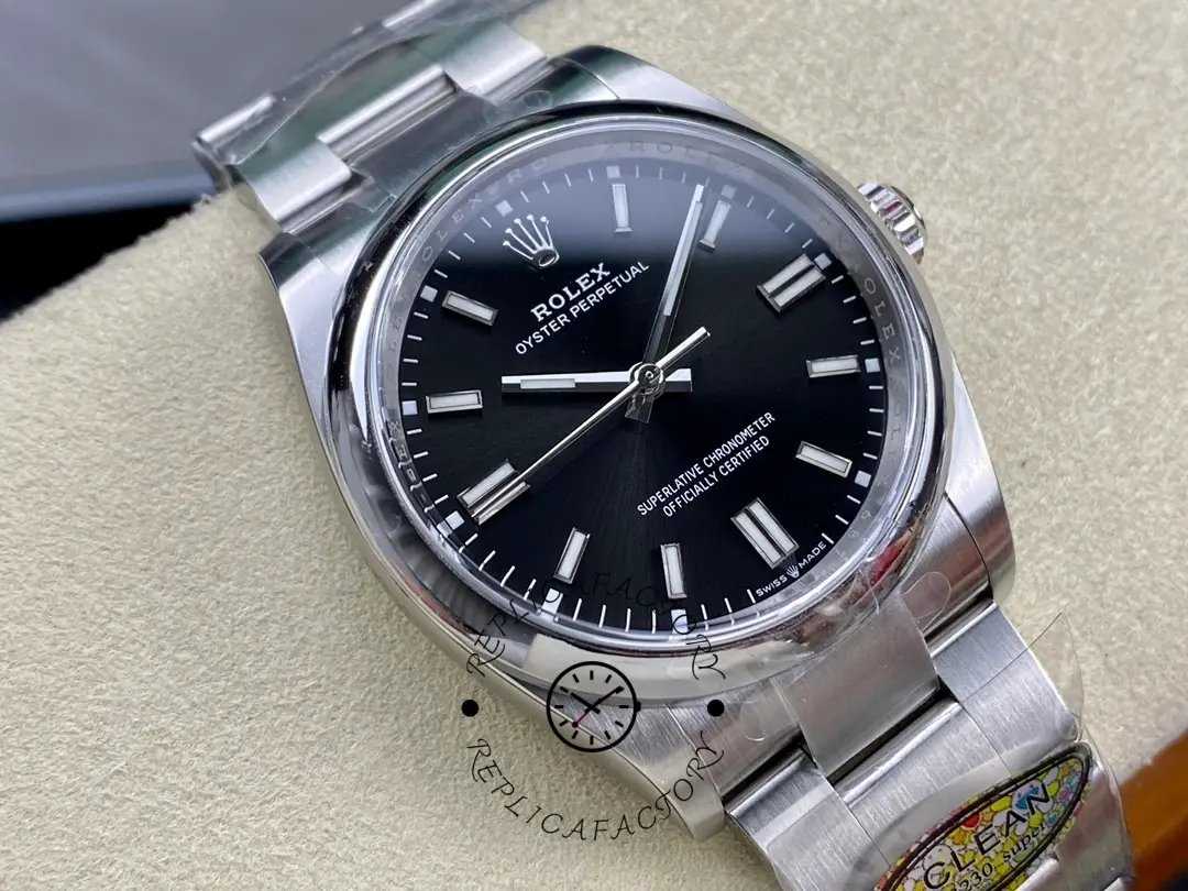 Rolex Oyster Perpetual 36 Oystersteel 126000 0002