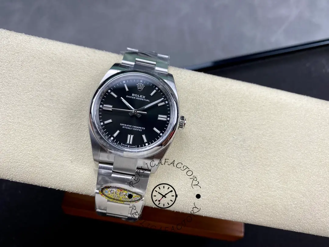 Rolex Oyster Perpetual 36 Oystersteel 126000 0002